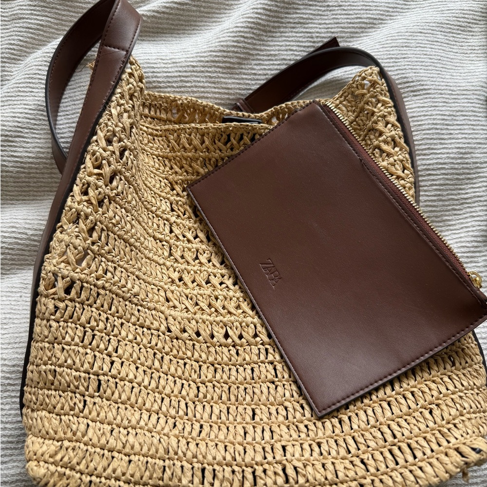 Zara Tan Hobo Bag with Slouchy Design - Picture 4 of 4